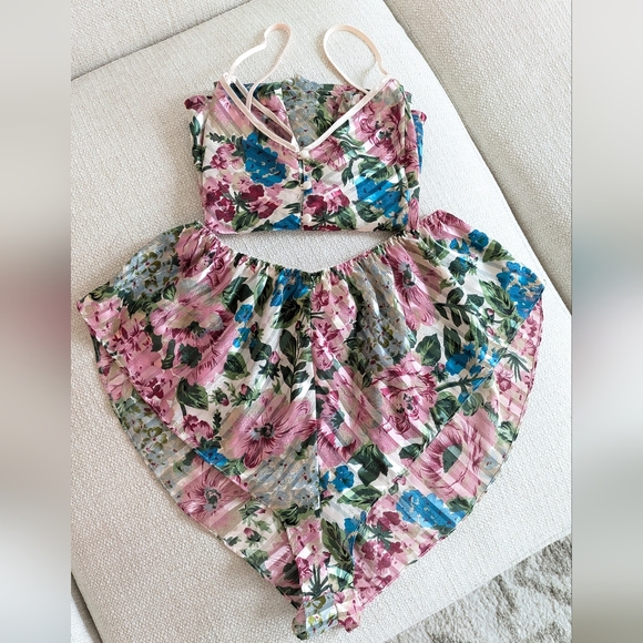 Victoria's Secret Satin Set - Picture 1 of 11